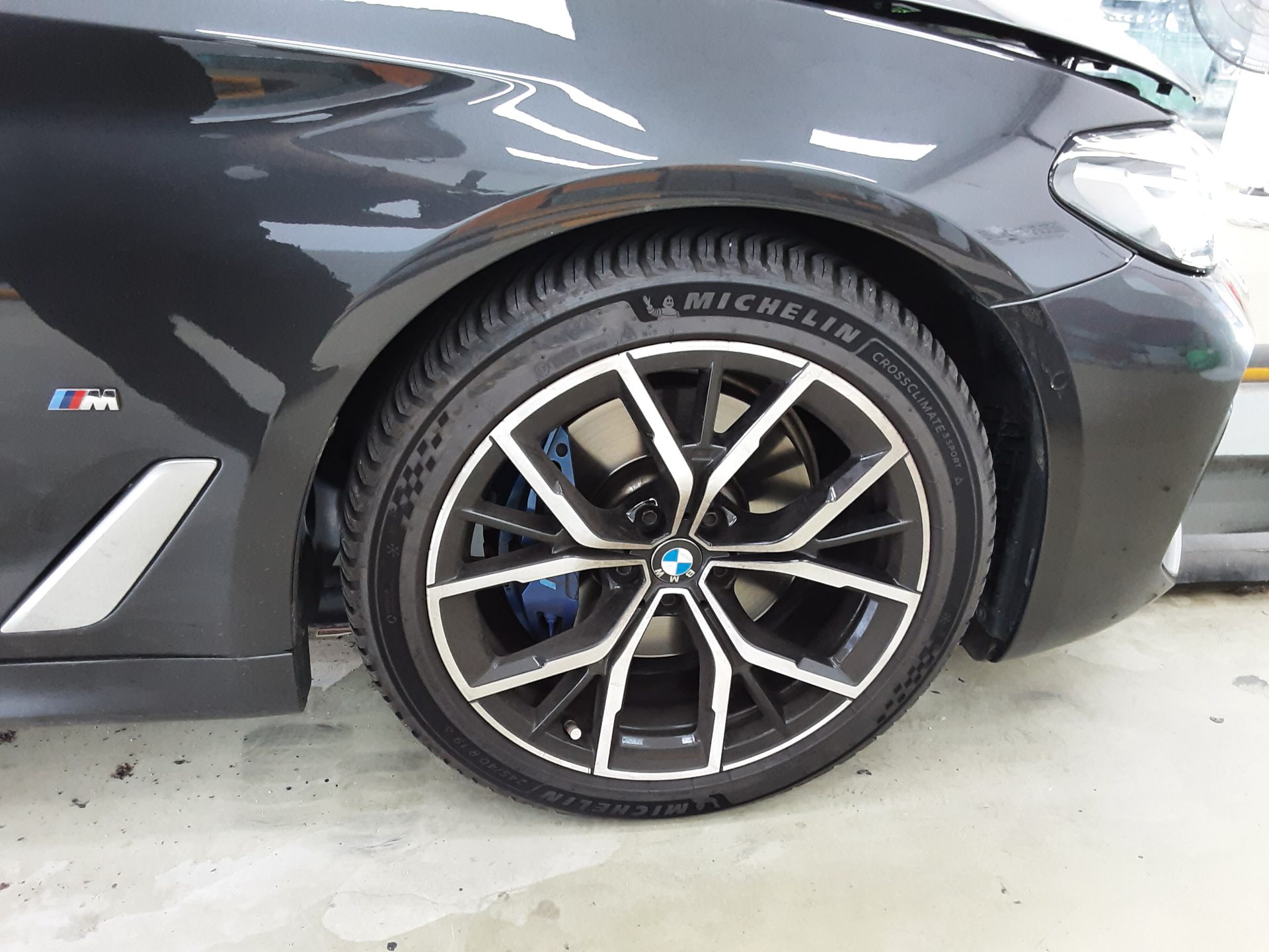 بي إم دبليو 5 Series (7Th Gen) 530I M Sport Pack 2021 SPORT