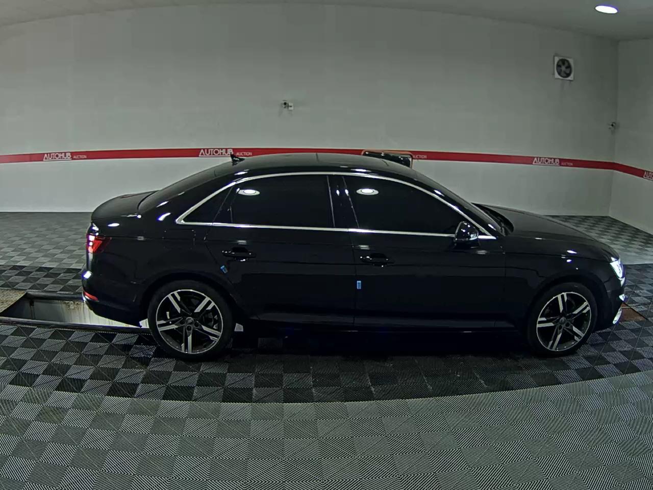 أودي إيه 4 (5Th Gen) 40 Tfsi بريميوم 2019 40 بريميوم
