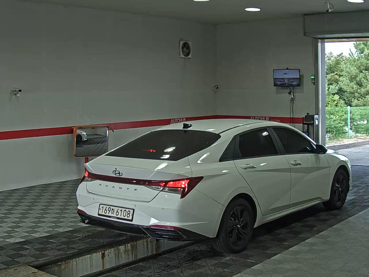 هيونداي أفانتي 2023 MODERN