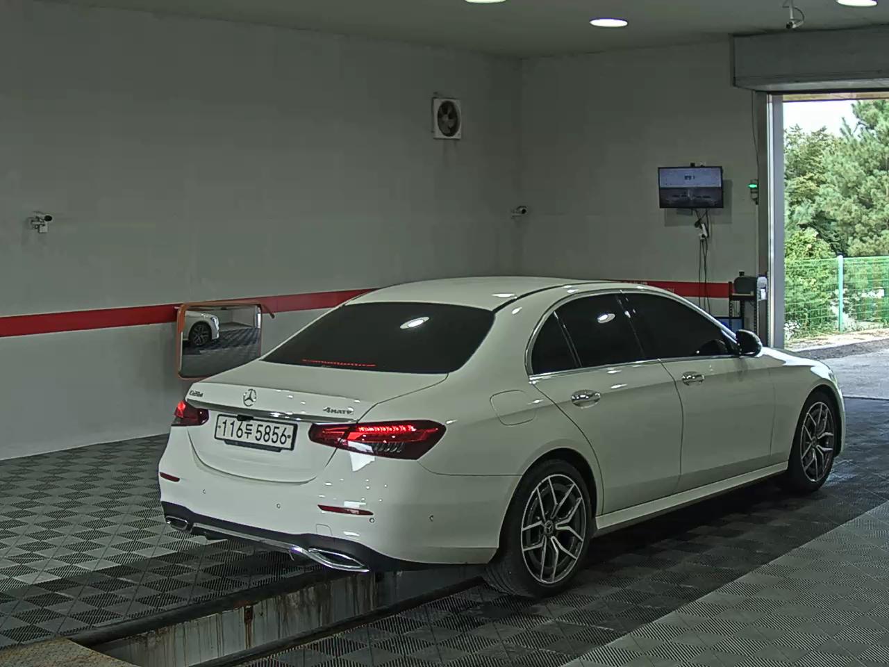مرسيدس بنز E Class (5Th Gen) E220D فورماتيك AMG Line 2021 E220d 4MATIC LINE