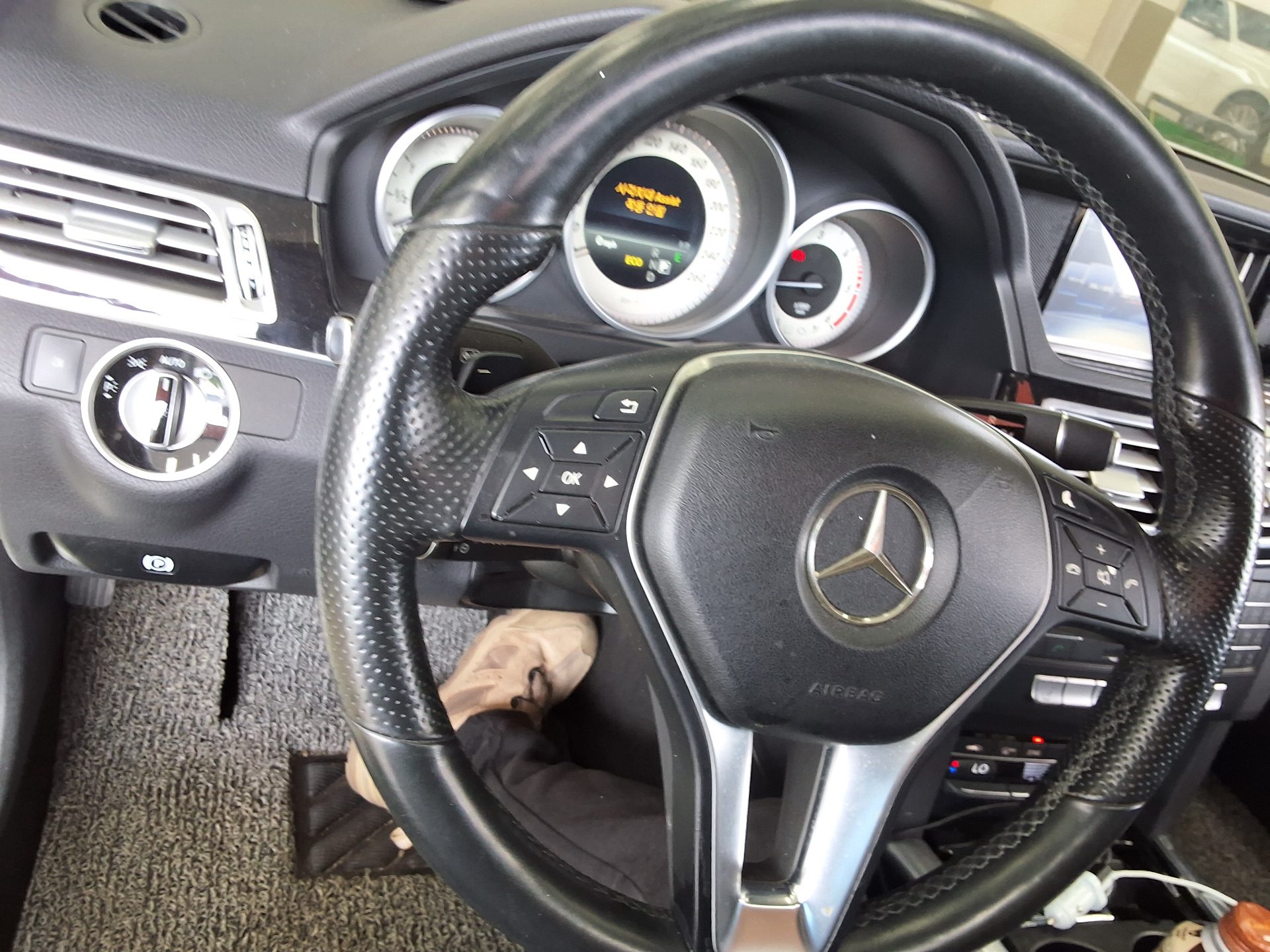 مرسيدس بنز E Class (4Th Gen) E220 Cdi Bluetec Avantgarde Sport 2016 SPORT