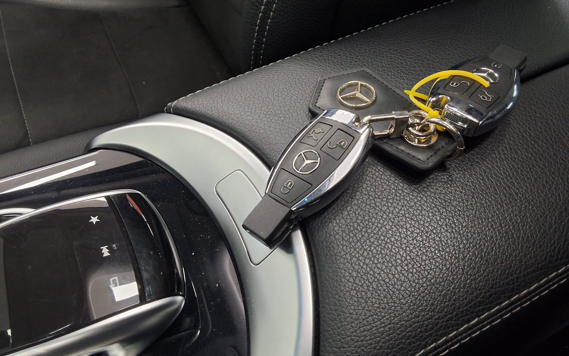مرسيدس بنز جي إل سي Class جي إل سي 300 فورماتيك AMG Line 2019 4MATIC LINE