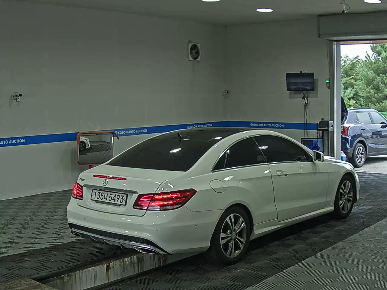مرسيدس بنز E Class (4Th Gen) كوبيه E200 2014 E200