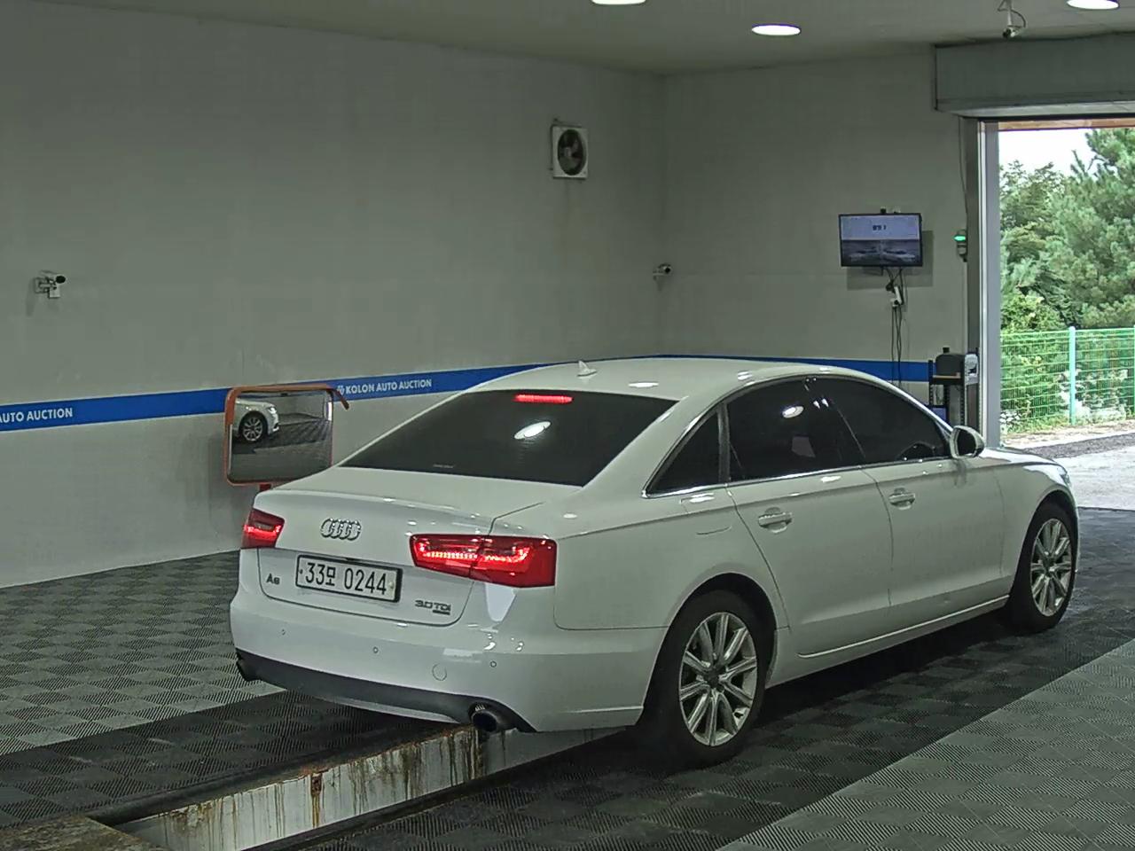 أودي إيه 6 (4Th Gen) 3.0 TDI كواترو Led Pack 2014
