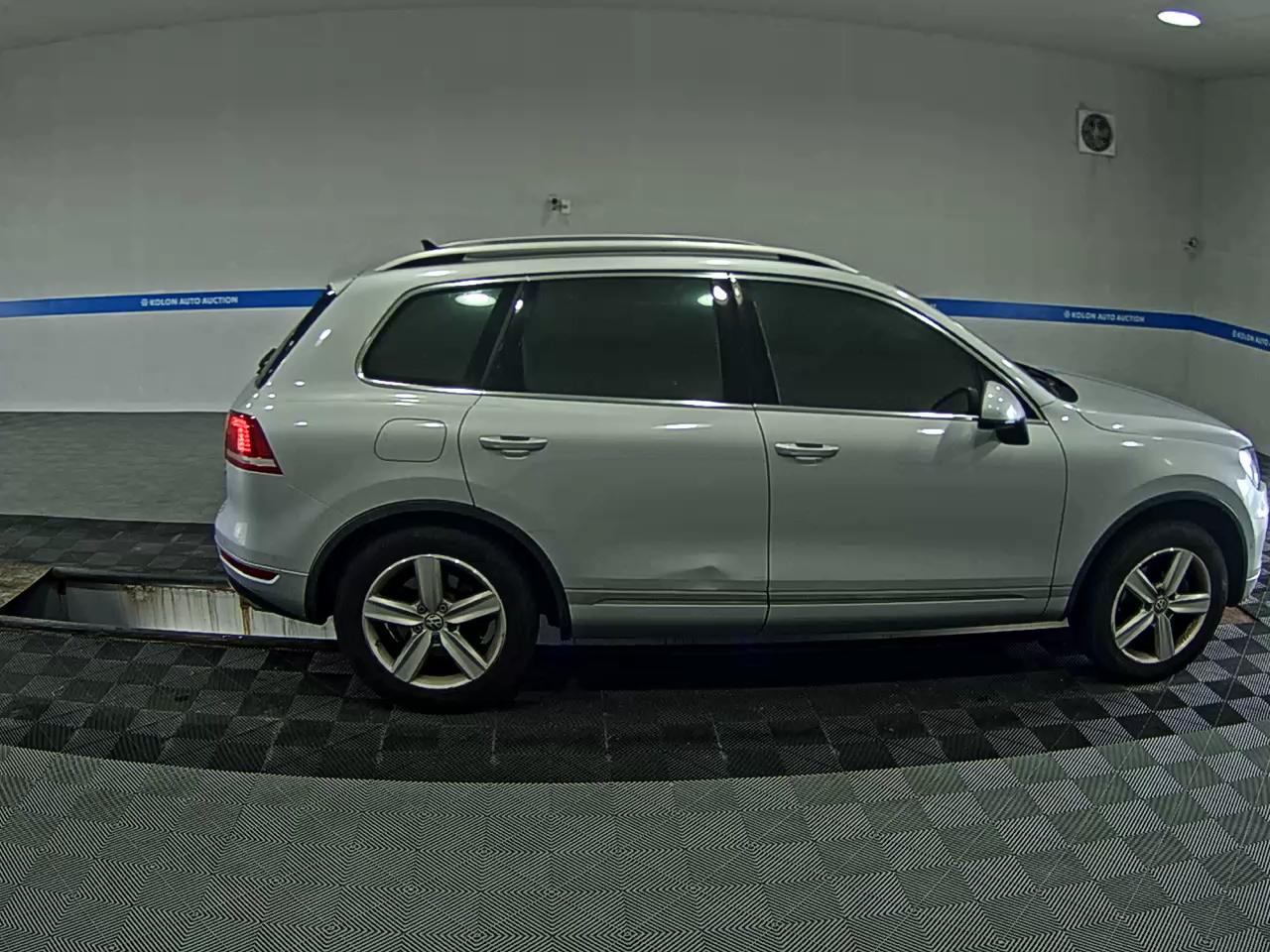 فولكس فاجن جديد طوارق (2Nd Gen) 3.0 V6 TDI Bluemotion 2013