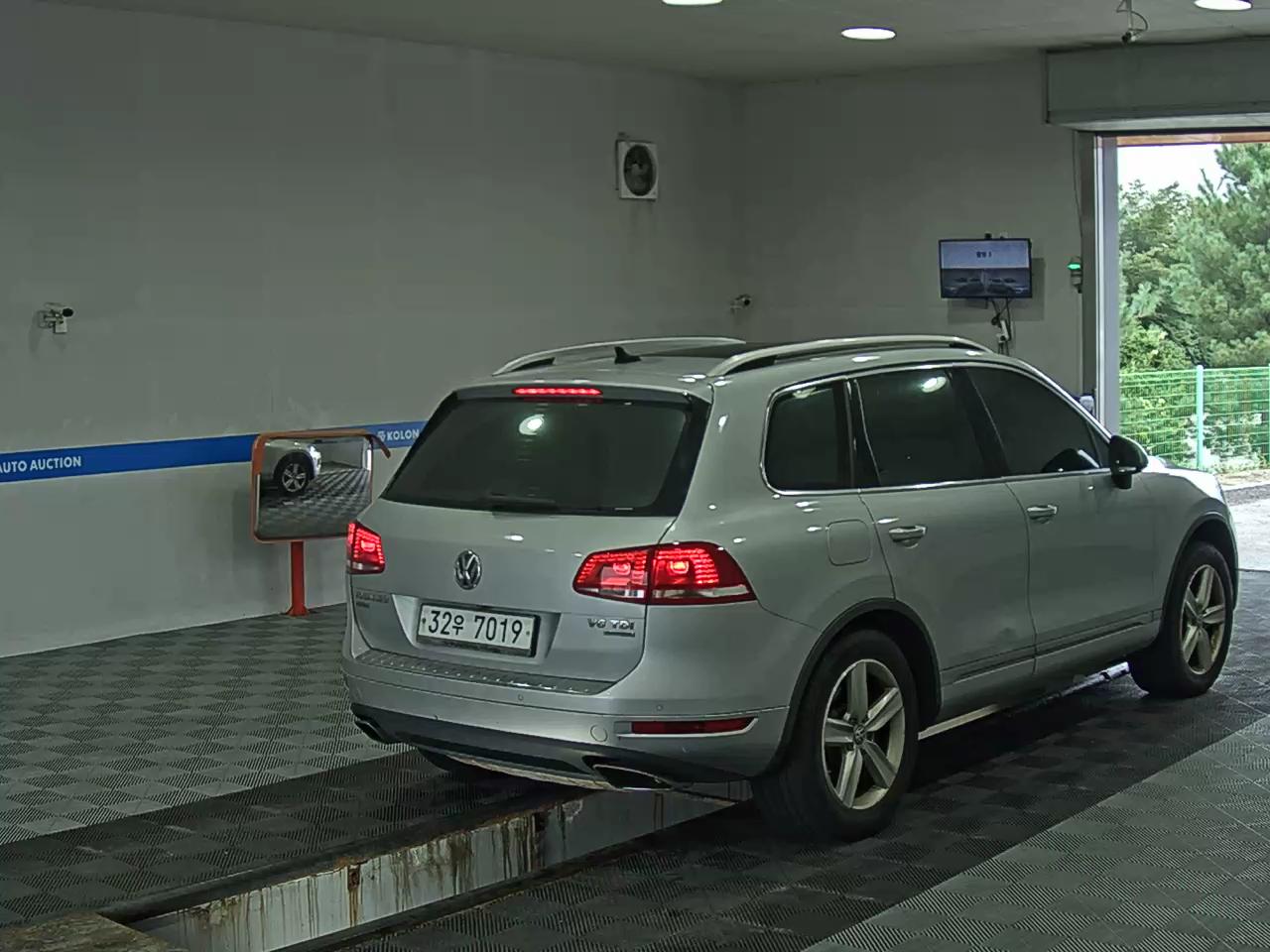 فولكس فاجن جديد طوارق (2Nd Gen) 3.0 V6 TDI Bluemotion 2013
