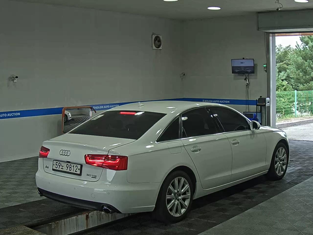 أودي إيه 6 (4Th Gen) 3.0 TDI كواترو Led Pack 2014