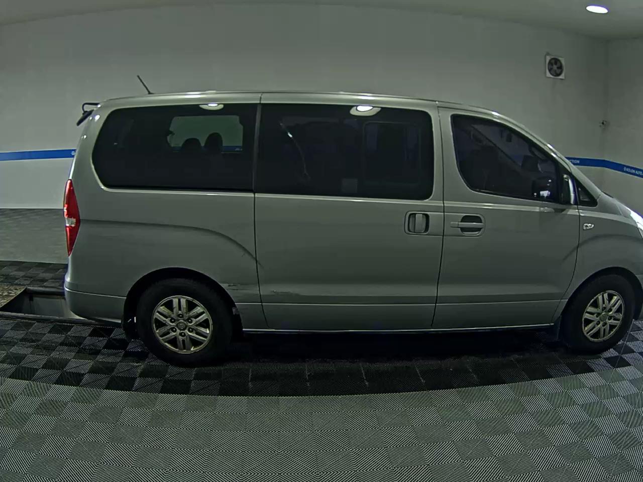 هيونداي جراند ستاركس 12 Seater ديزل سمارت 2017 SMART