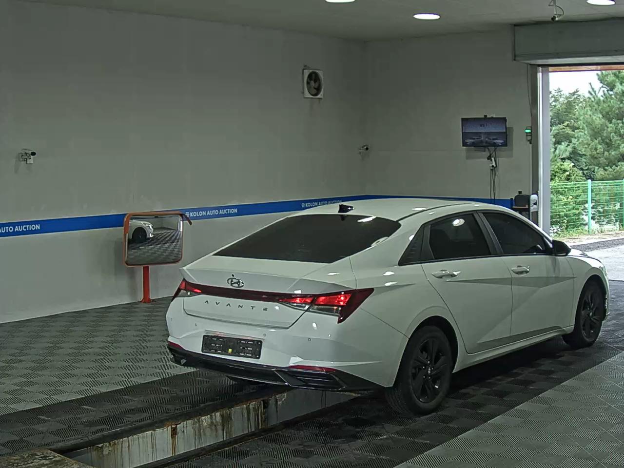 هيونداي أفانتي 2023 MODERN