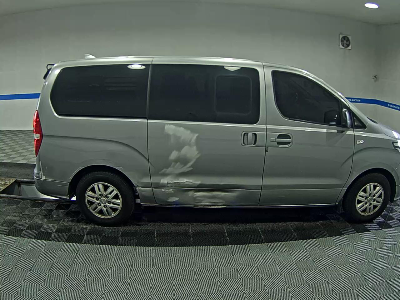 هيونداي الجديد جراند ستاركس 5 Seater ديزل فان مودرن 2019 VAN MODERN