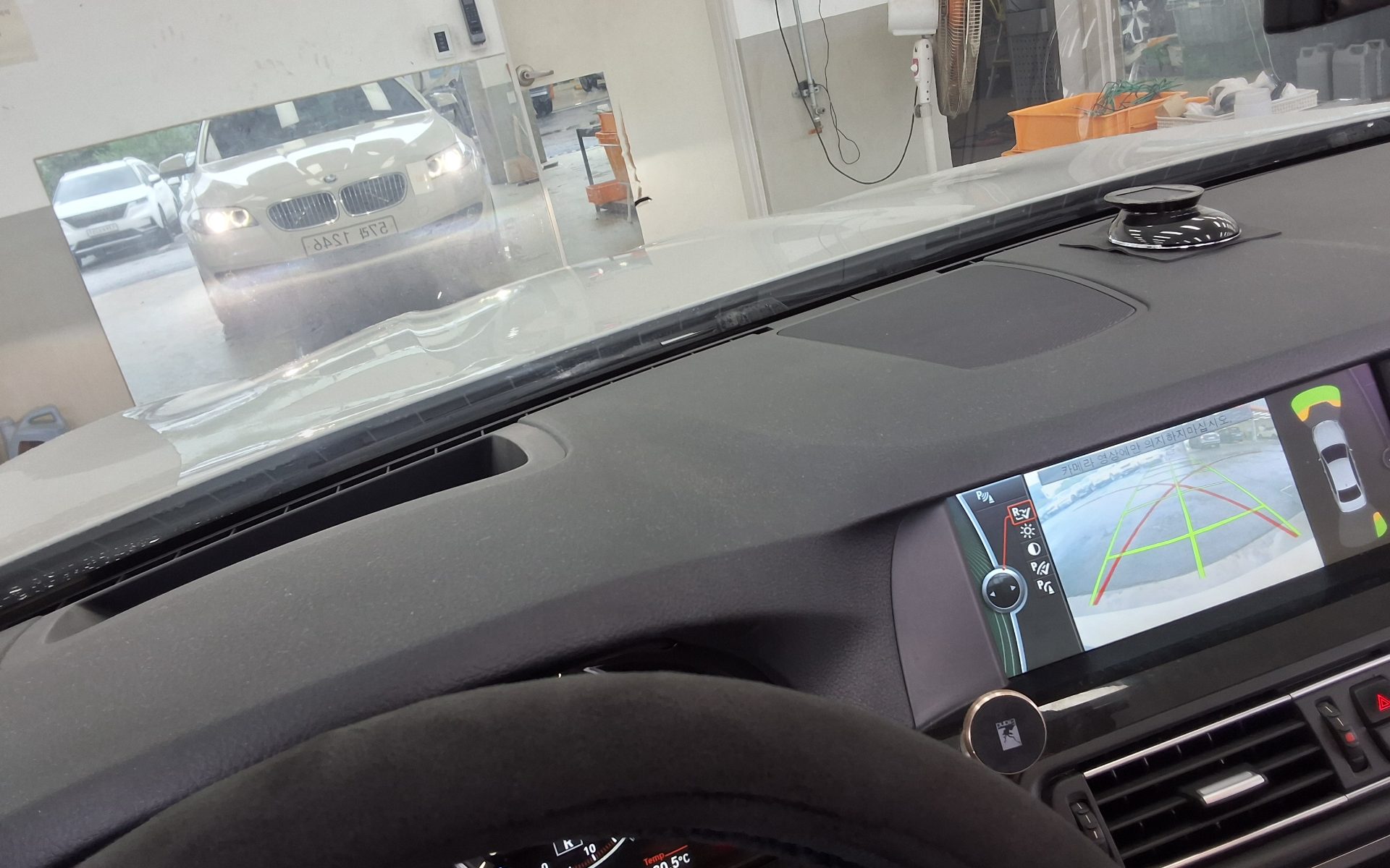 بي إم دبليو 5 Series (6Th Gen) 528I 2012 528i