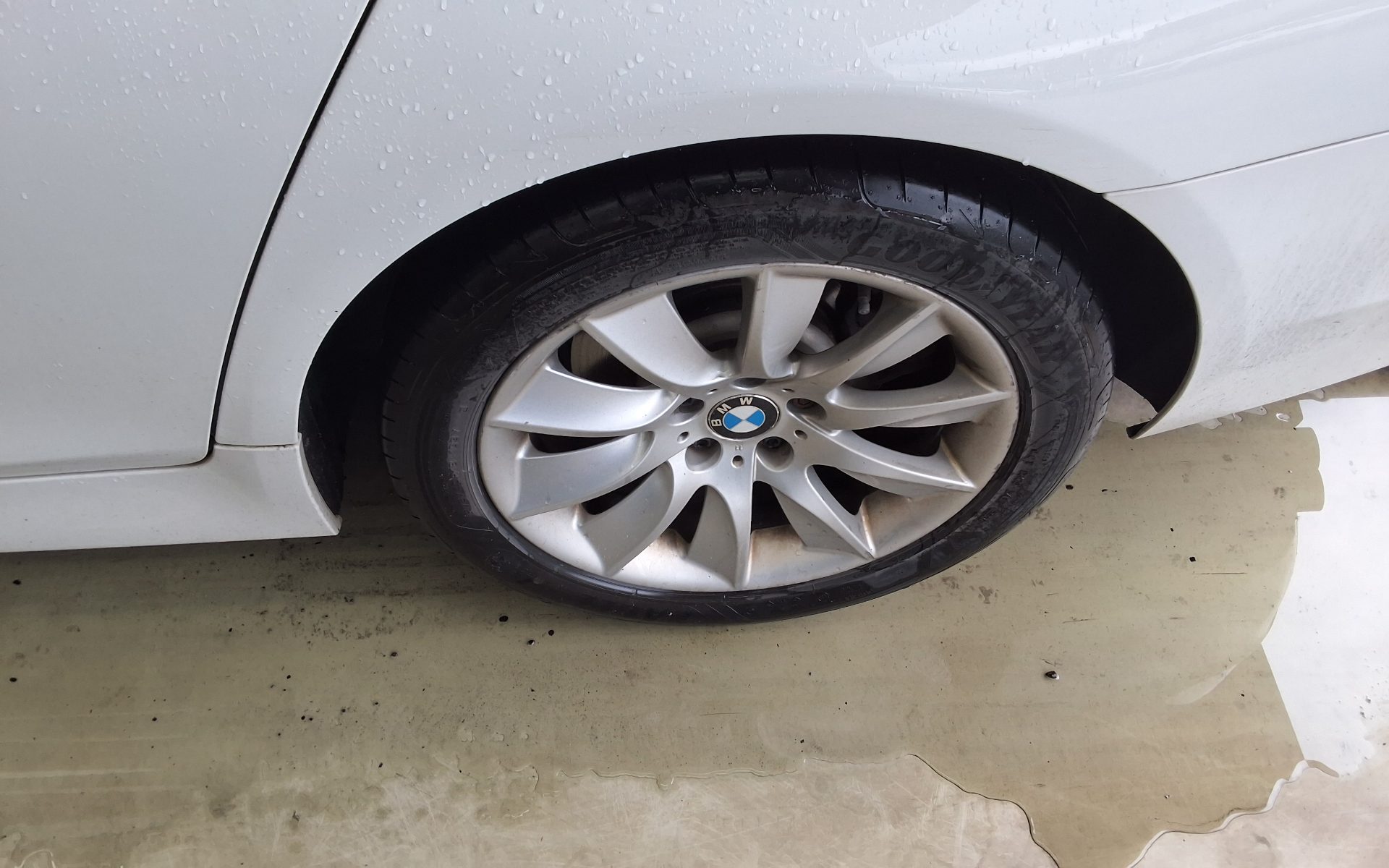 بي إم دبليو 5 Series (6Th Gen) 528I 2012 528i