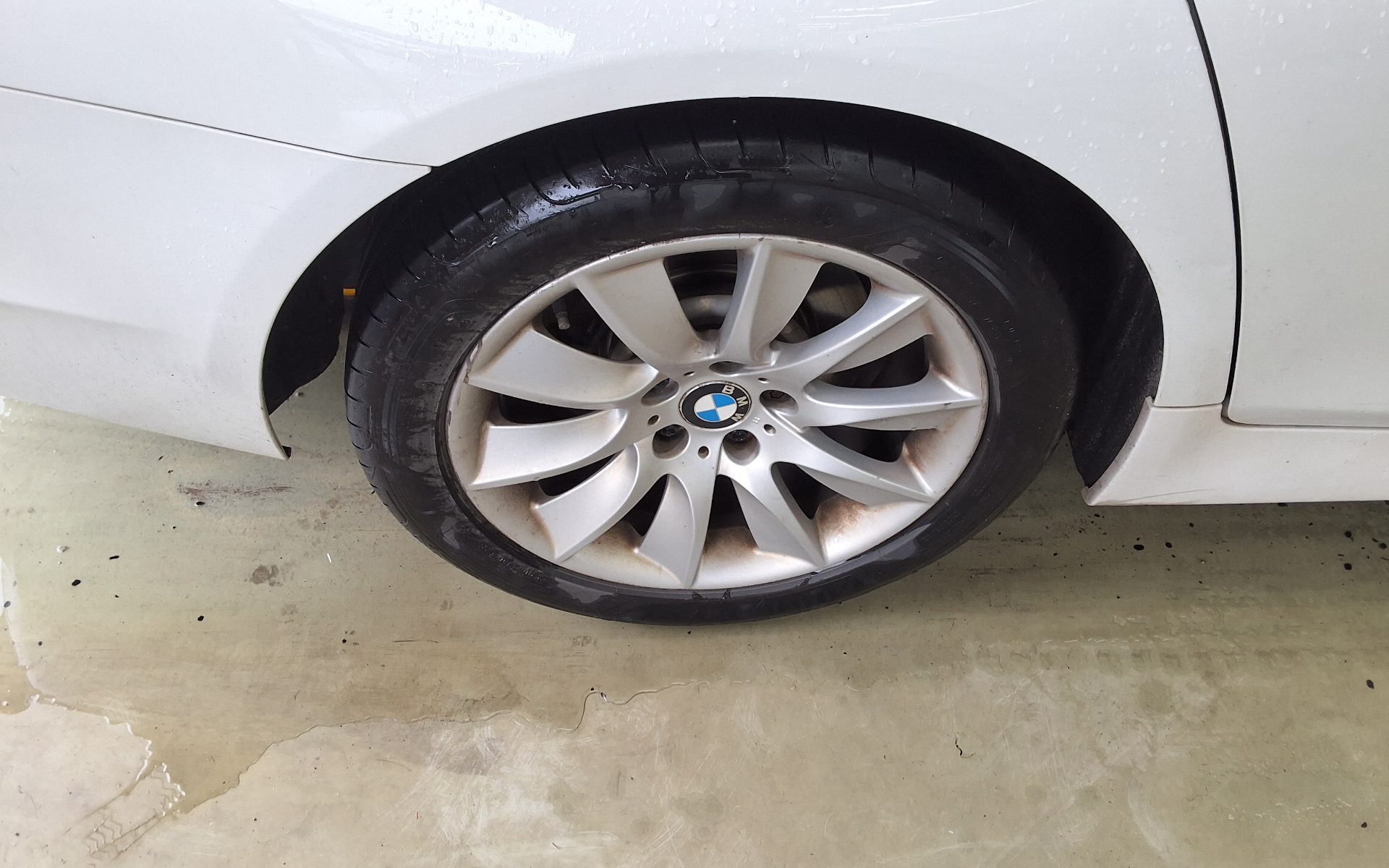 بي إم دبليو 5 Series (6Th Gen) 528I 2012 528i