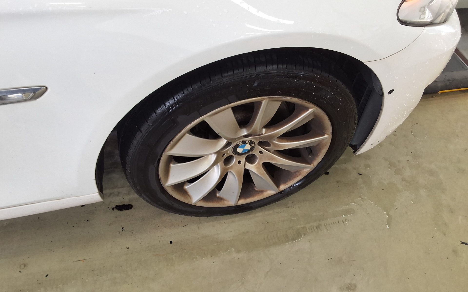 بي إم دبليو 5 Series (6Th Gen) 528I 2012 528i