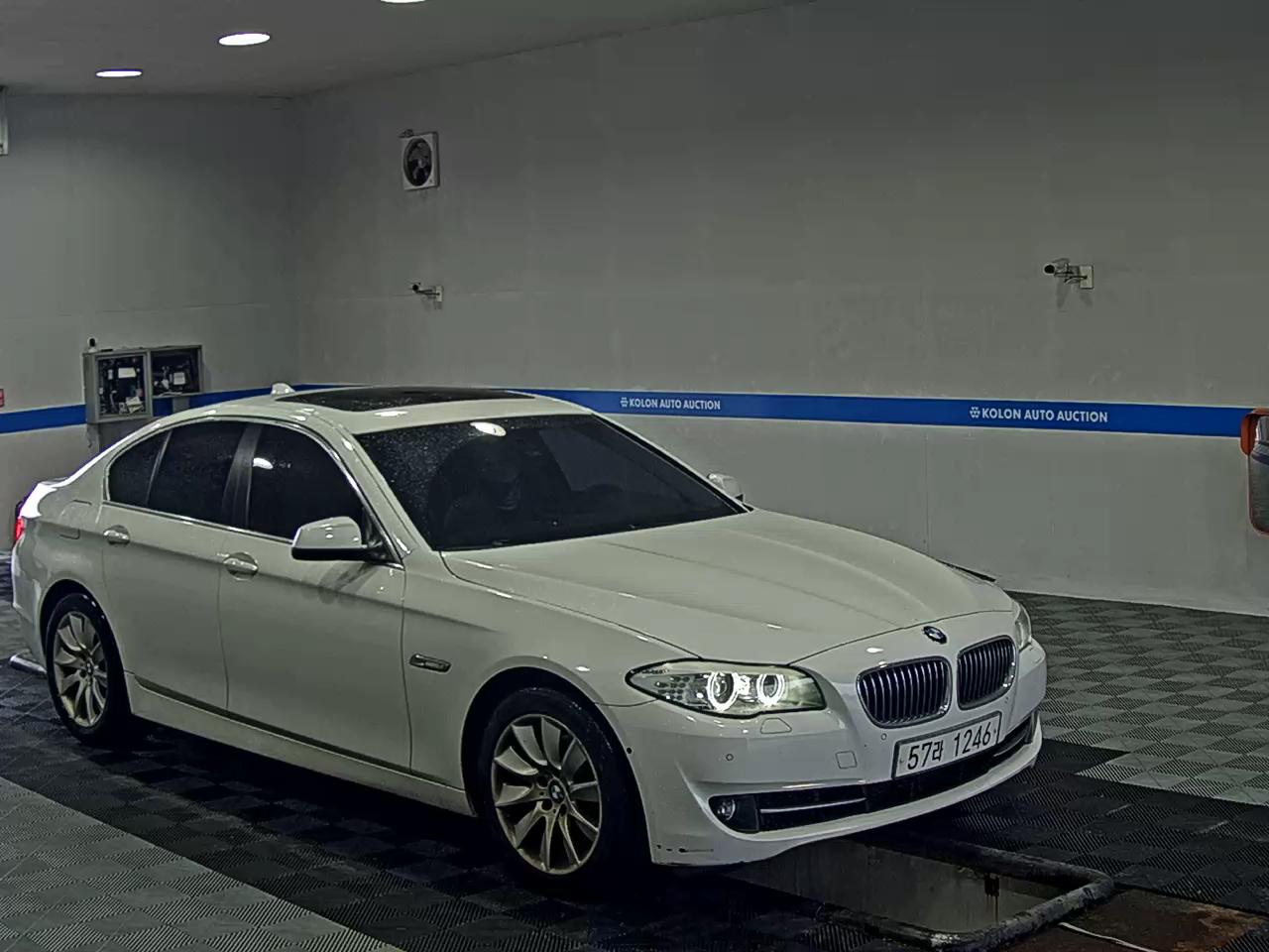 بي إم دبليو 5 Series (6Th Gen) 528I 2012 528i