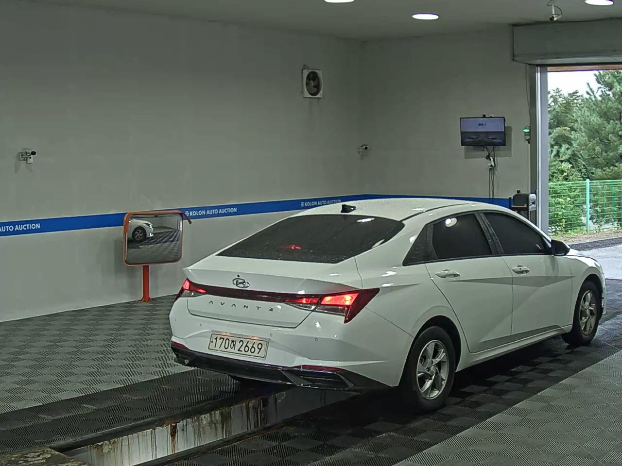 هيونداي أفانتي 2021 MODERN