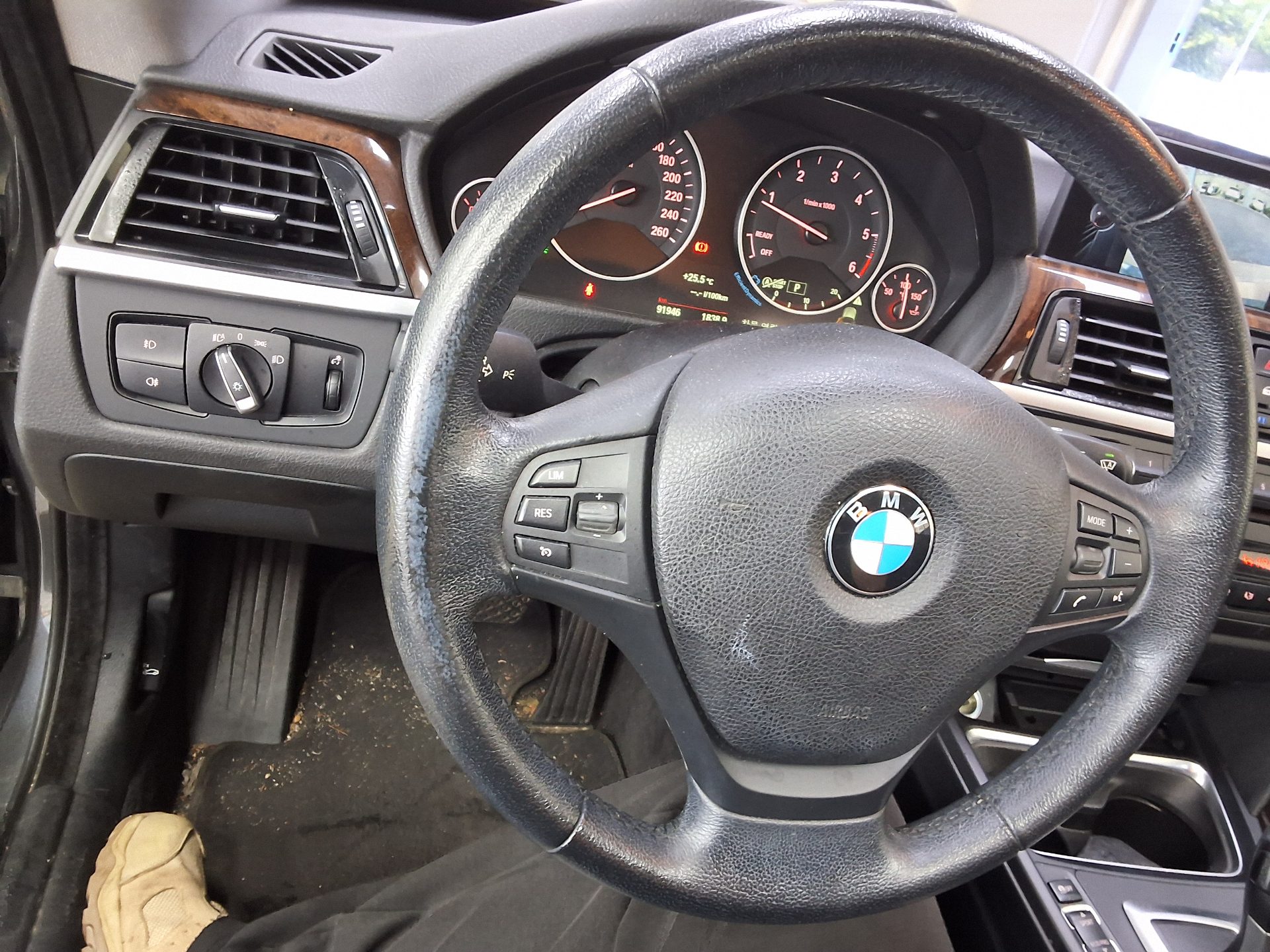 بي إم دبليو Gran Turismo (GT) 3 Series GT 320D 2015 GT GT