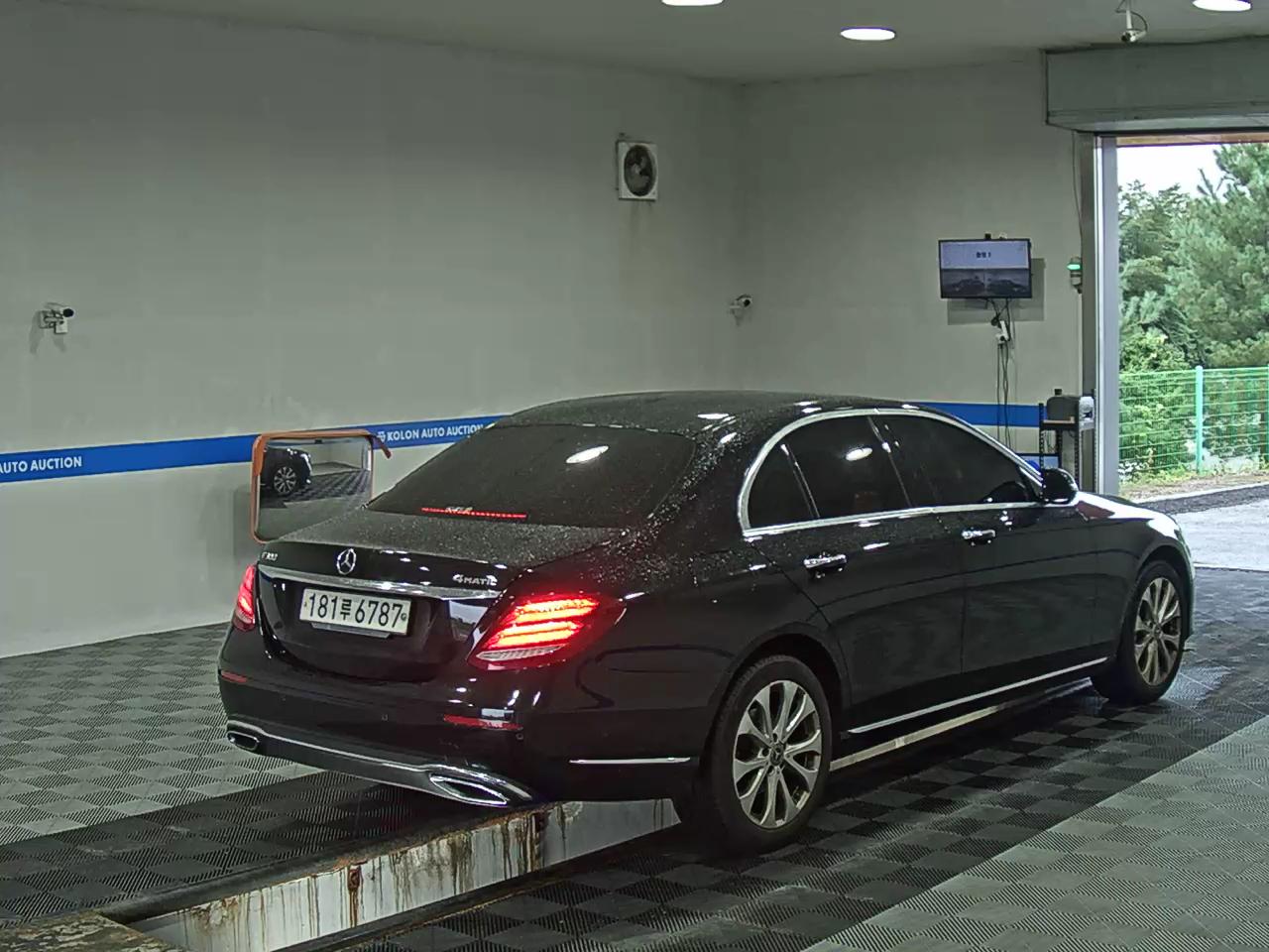 مرسيدس بنز E Class (5Th Gen) E300 فورماتيك إكسكلوسيف 2020 4MATIC إكسكلوسيف
