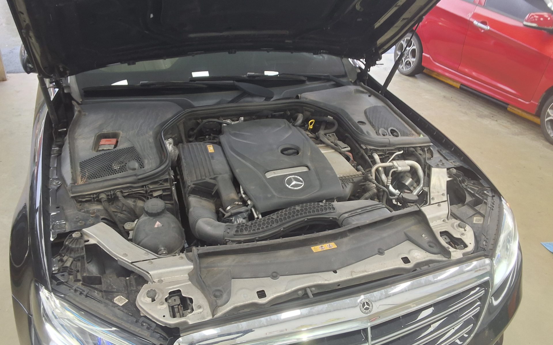 مرسيدس بنز E Class (5Th Gen) E300 إكسكلوسيف 2017 إكسكلوسيف