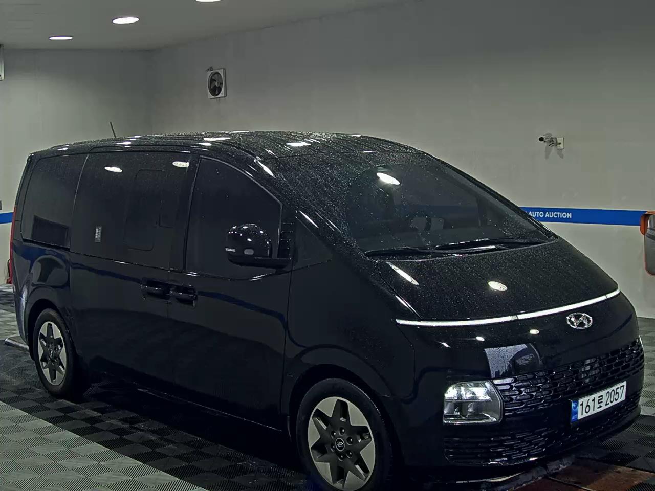 هيونداي ستاريا 2022 MODERN