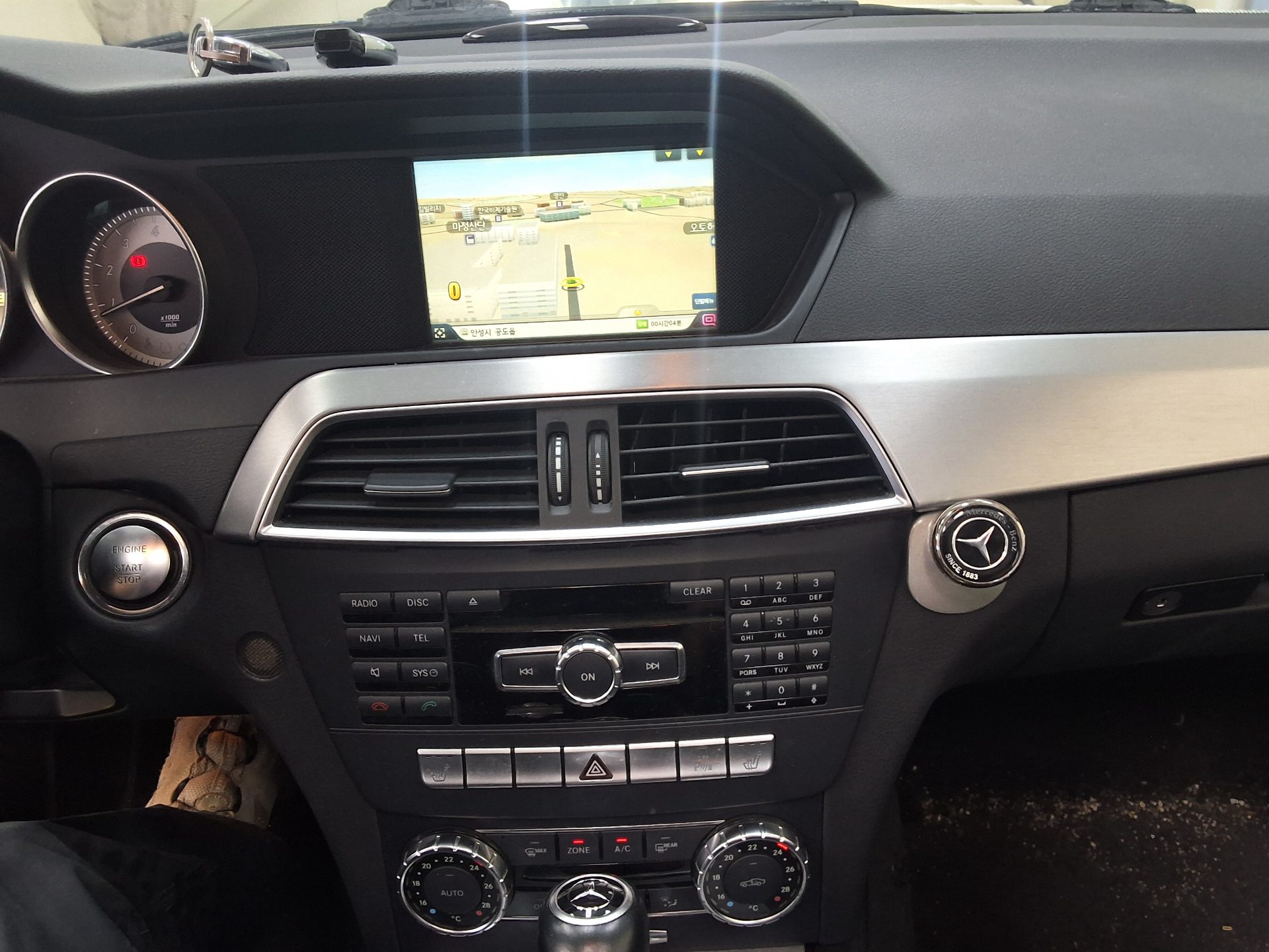 مرسيدس بنز C Class (3Rd Gen) C200 Blue Efficiency Avantgarde 2012 C200