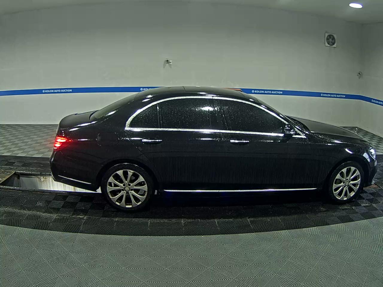 مرسيدس بنز E Class (5Th Gen) E300 إكسكلوسيف 2017 إكسكلوسيف