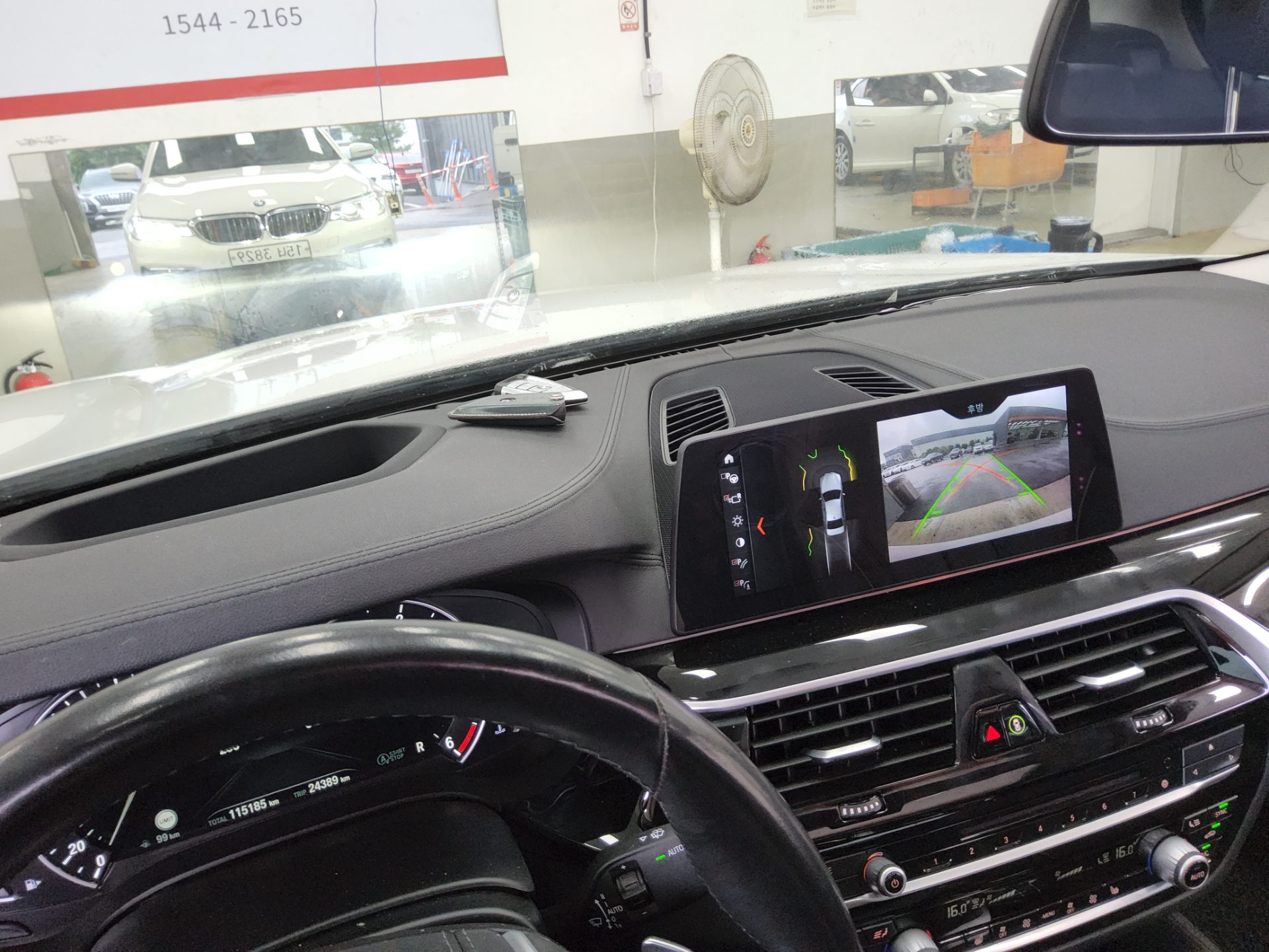 بي إم دبليو 5 Series (7Th Gen) 520D لكجري Line سبيشل 2018 فاخر LINE SPECIAL