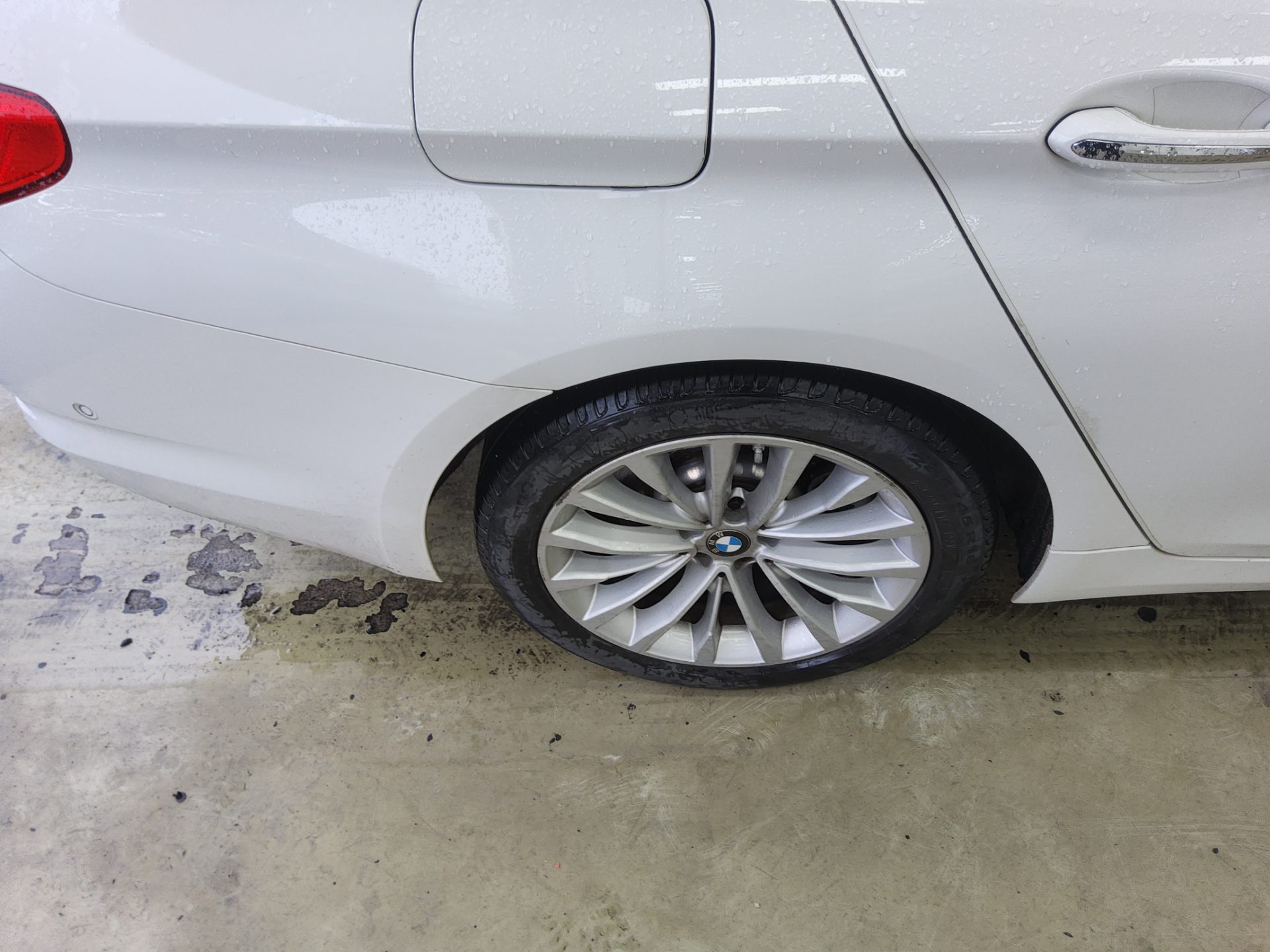 بي إم دبليو 5 Series (7Th Gen) 520D لكجري Line سبيشل 2018 فاخر LINE SPECIAL