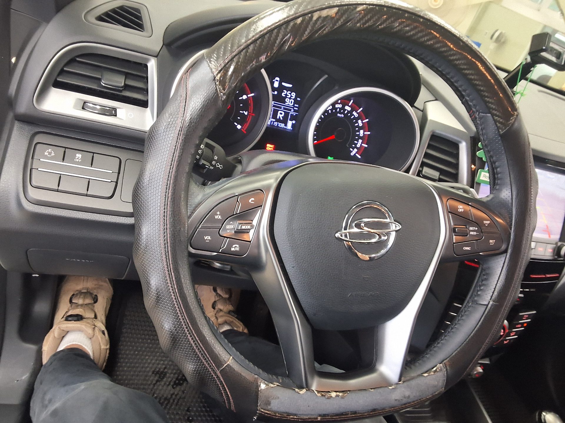 كي جي موبيليتي Mobility (سانج يونج) تيفولي Armour 1.6 بنزين Vx 2018