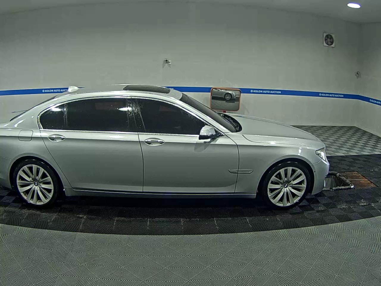 بي إم دبليو 7 Series (5Th Gen) 750Li إكس درايف Individual 2015 750Li