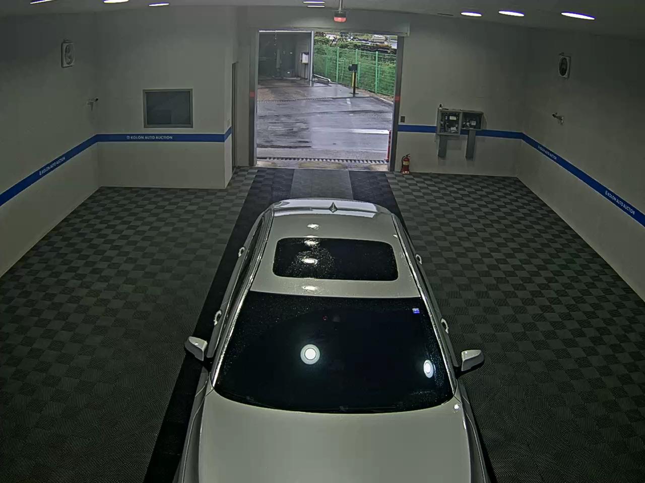 بي إم دبليو 7 Series (5Th Gen) 750Li إكس درايف Individual 2015 750Li