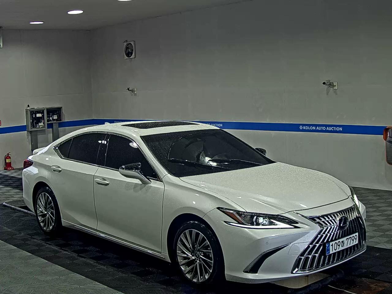 لكزس إي إس (7Th Gen) 300H Supreme 2026 300h