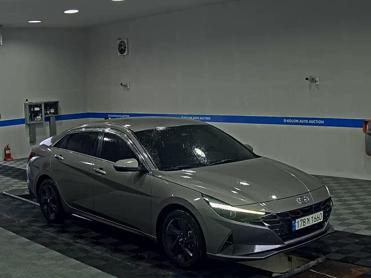 هيونداي أفانتي 2021 MODERN