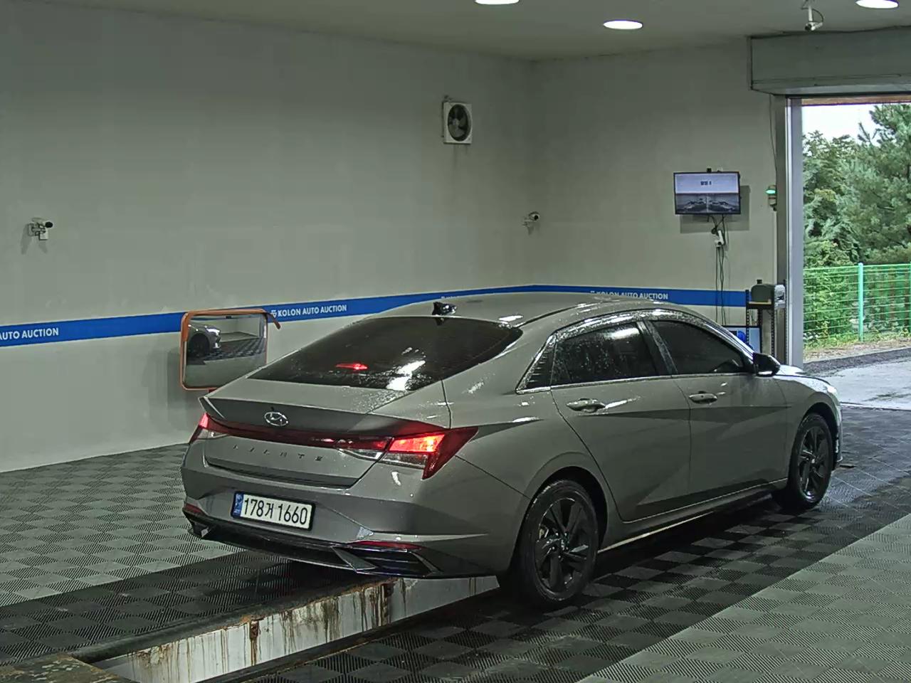 هيونداي أفانتي 2021 MODERN