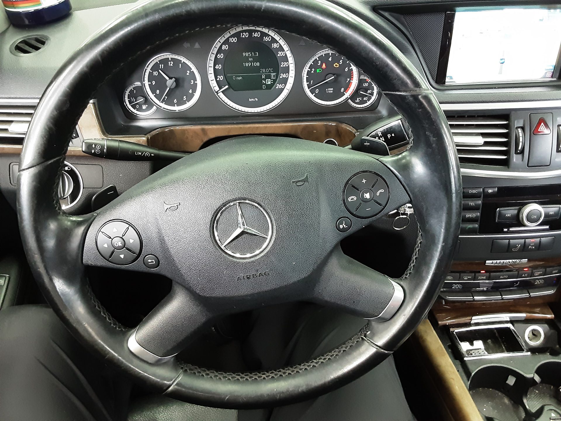 مرسيدس بنز E Class (4Th Gen) E300 Elegance 2011 E300