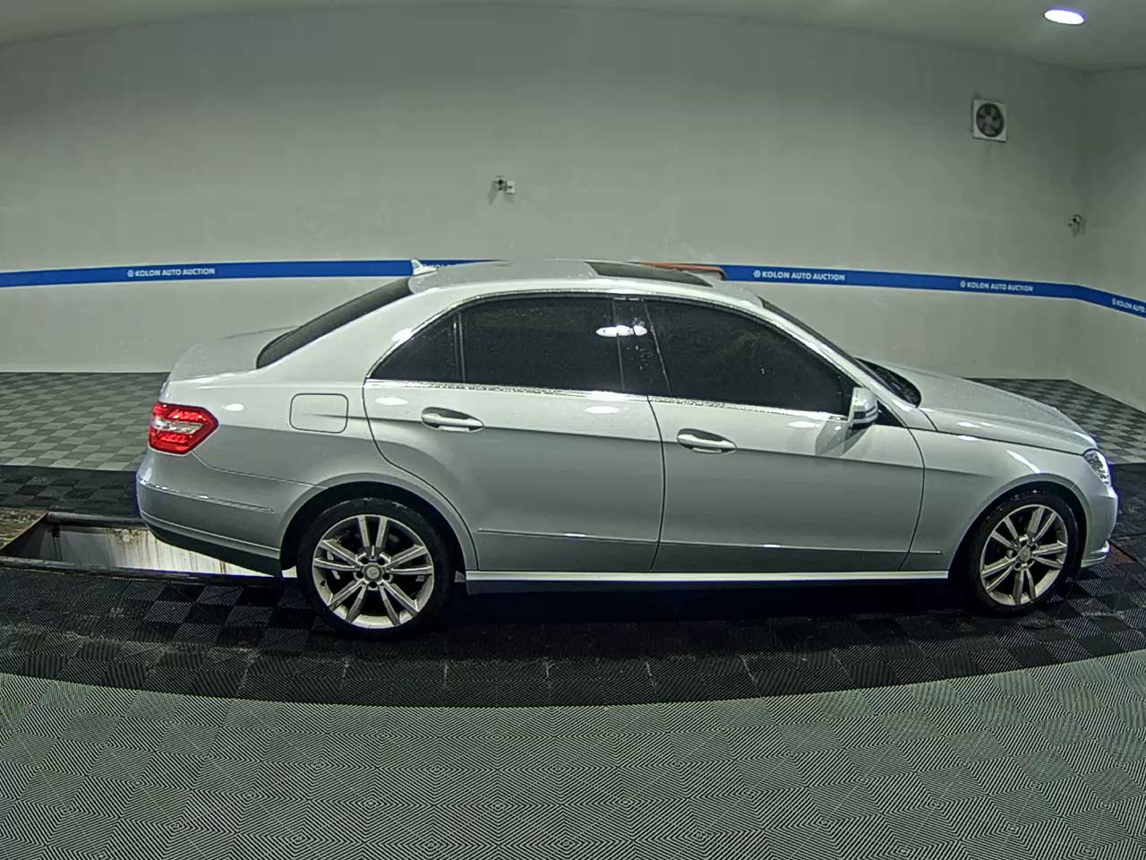 مرسيدس بنز E Class (4Th Gen) E300 Elegance 2011 E300