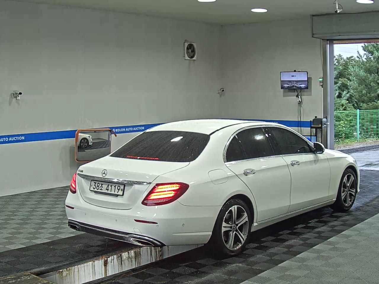 مرسيدس بنز E Class (5Th Gen) E300 Avantgarde 2019 E300