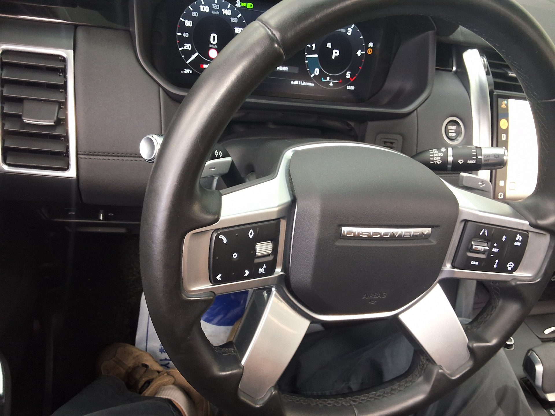 لاند روفر Rover Discovery 5 3.0 D250 Se 2022 SE
