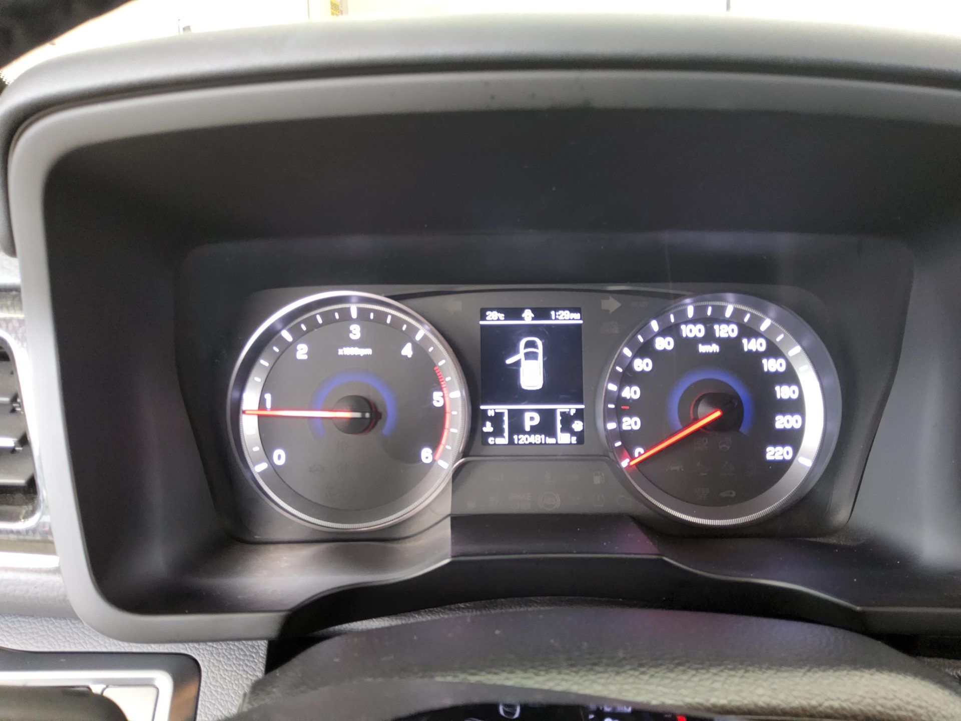 كي جي موبيليتي Mobility (سانج يونج) Very جديد تيفولي 1.6 ديزل دفع ثنائي V3 2020