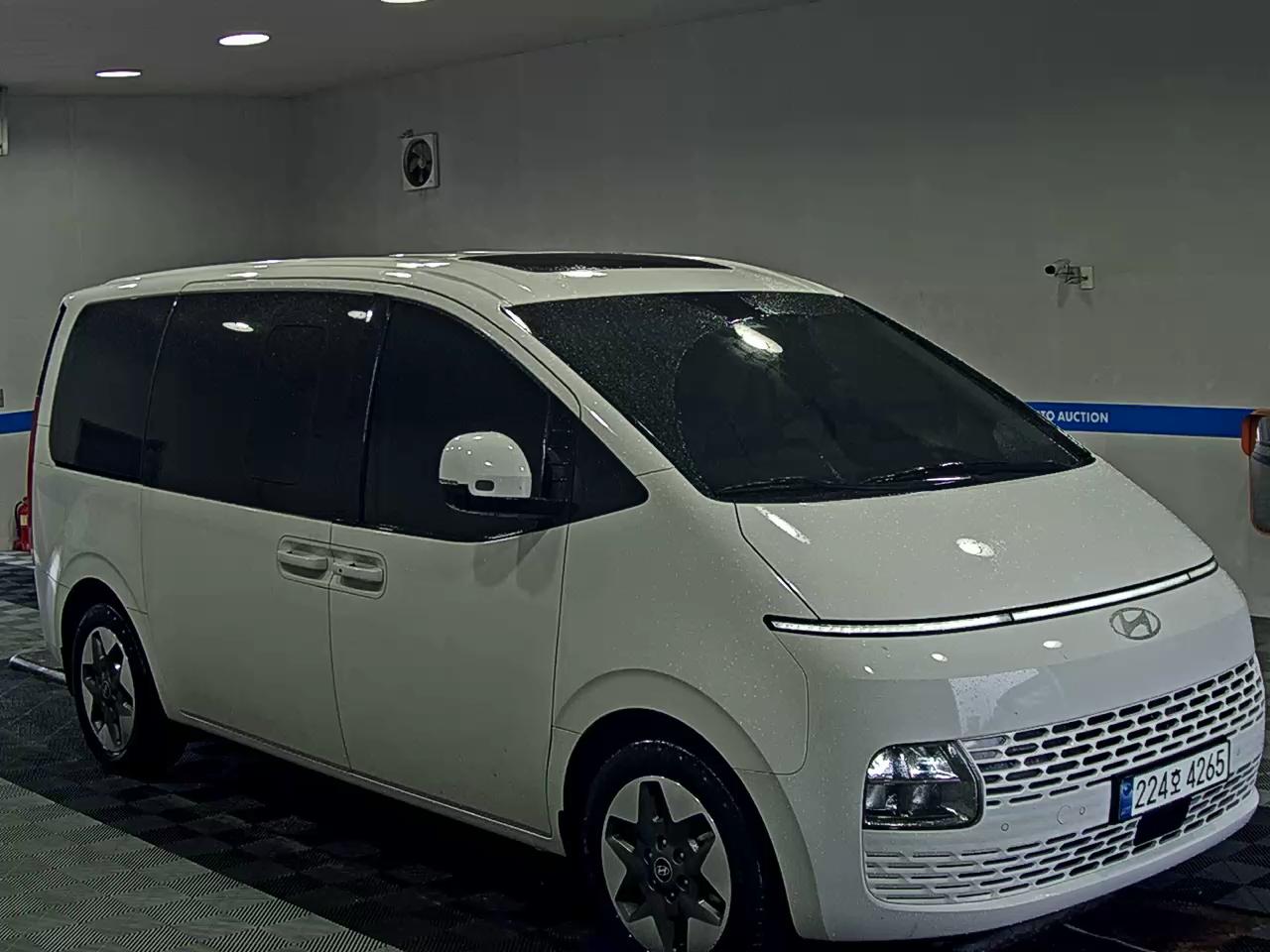 هيونداي ستاريا 2025 MODERN