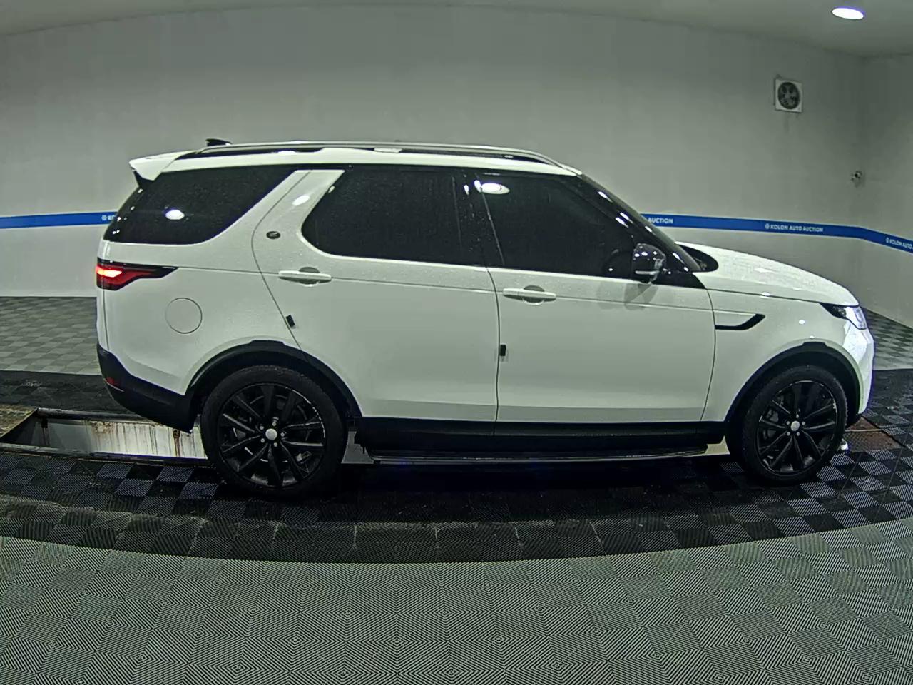 لاند روفر Rover Discovery 5 3.0 D250 Se 2022 SE