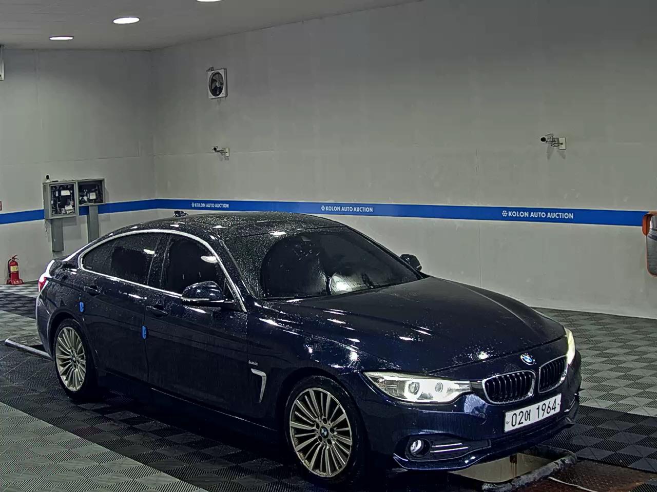 بي إم دبليو 4 Series (1St Gen) Gran كوبيه 420D لكجري 2016 فاخر