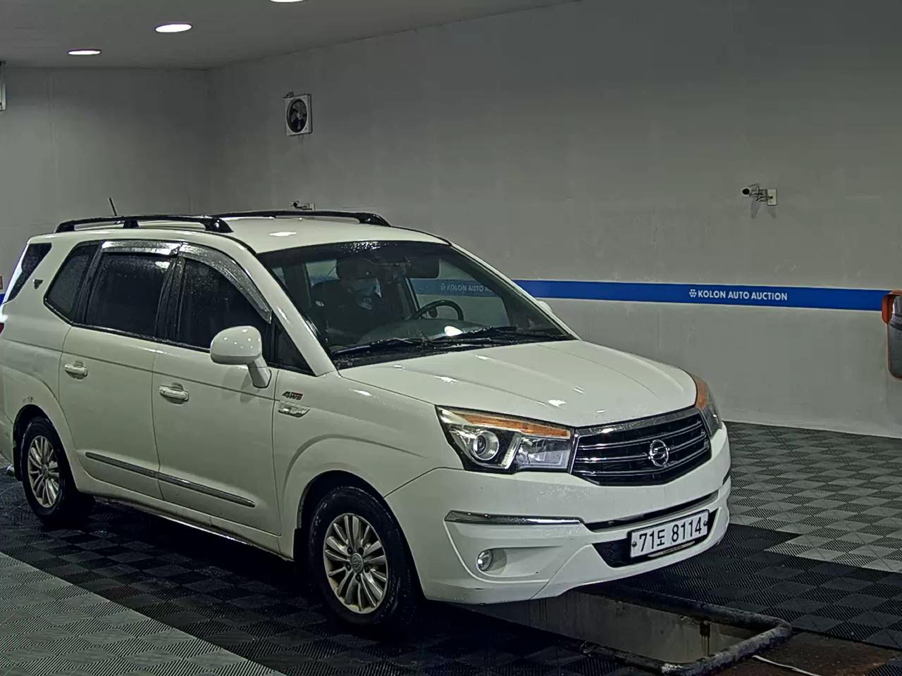 كي جي موبيليتي Mobility (سانج يونج) كوراندو Tourismo 2.0 دفع رباعي 11 Seater GT 2014 GT