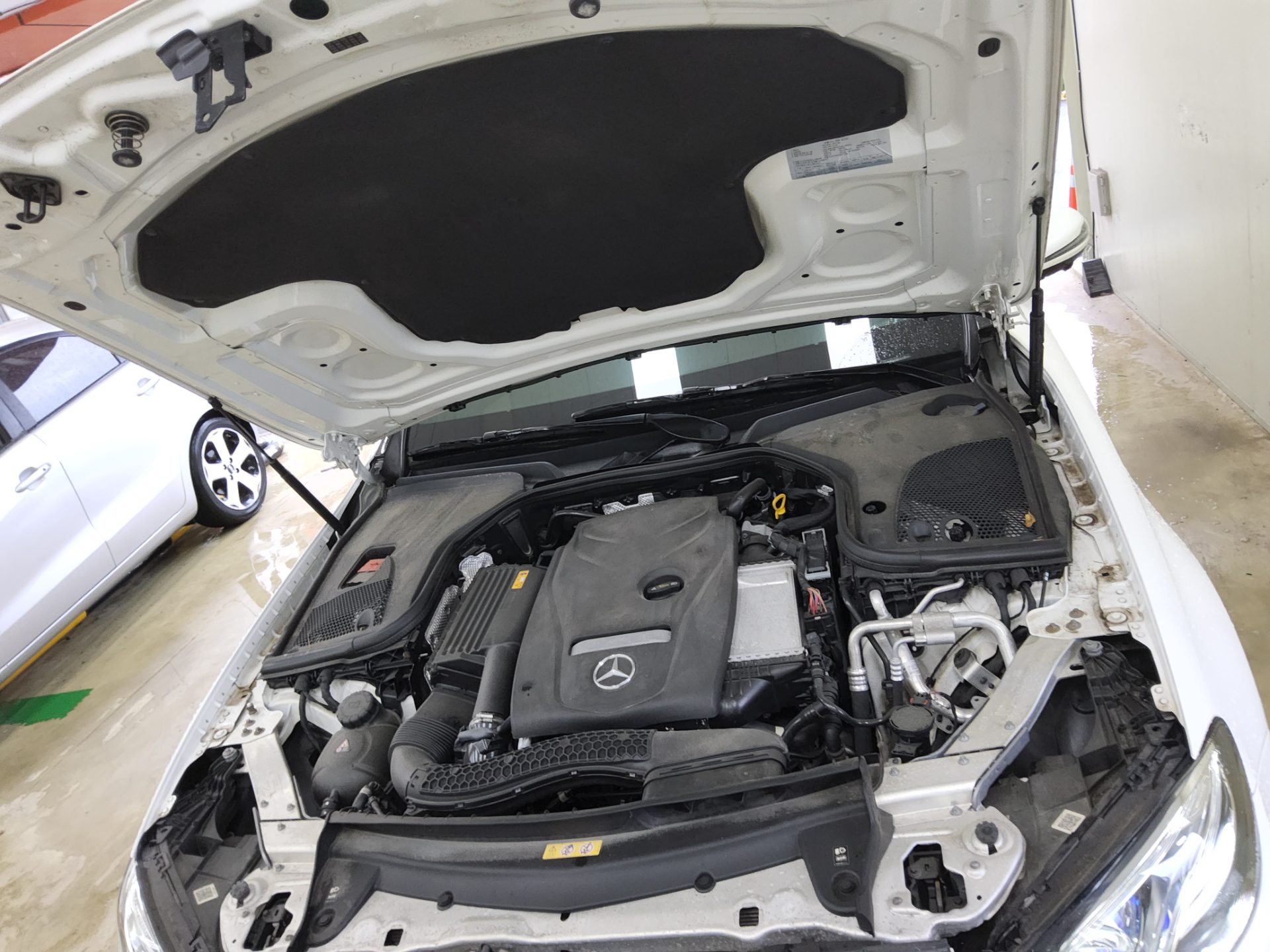 مرسيدس بنز E Class (5Th Gen) E300 فورماتيك AMG Line 2020 4MATIC LINE