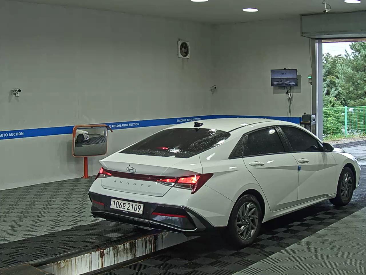 هيونداي أفانتي 2024 MODERN
