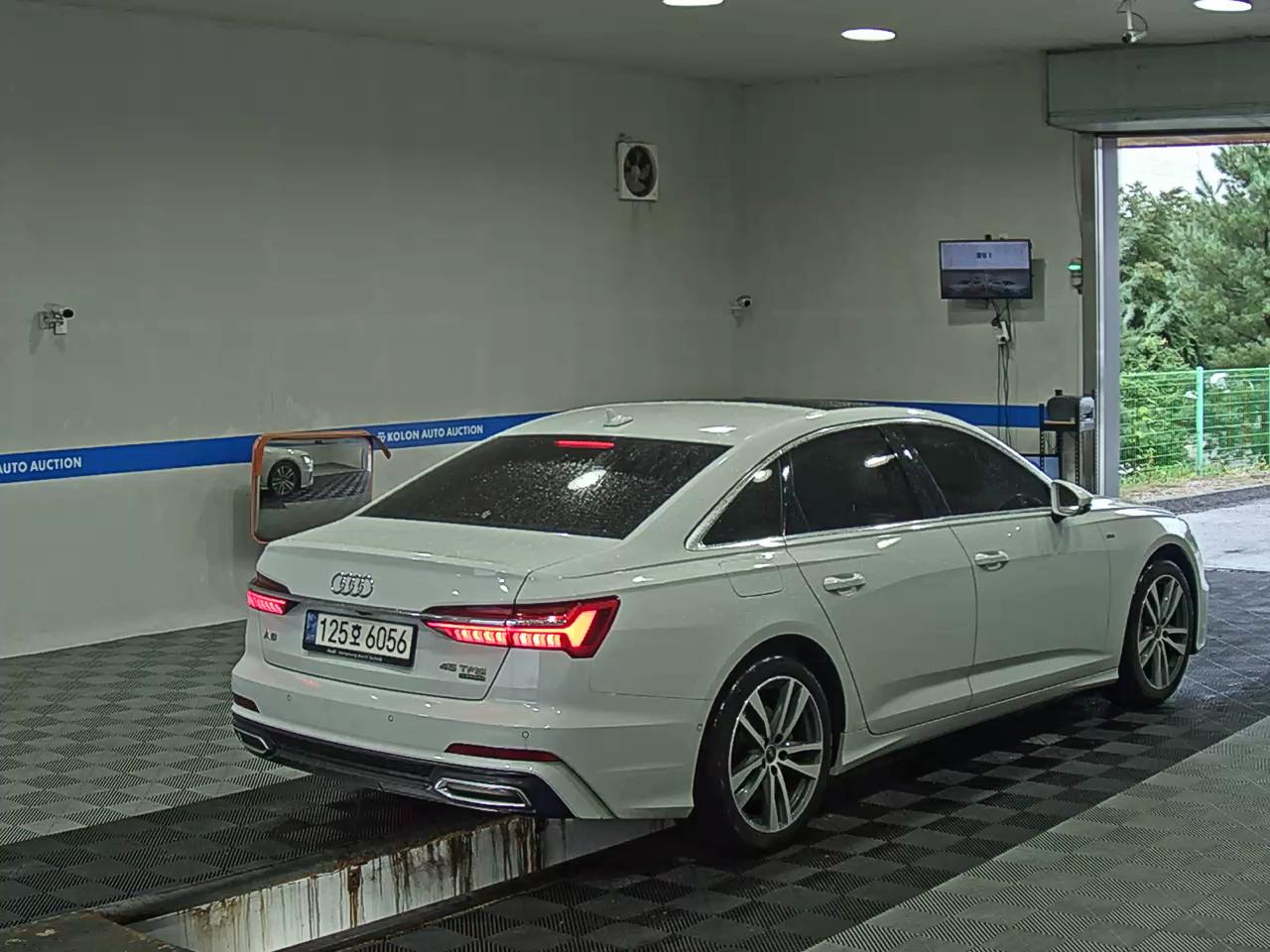 أودي إيه 6 (5Th Gen) 45 Tfsi كواترو بريميوم 2022 بريميوم