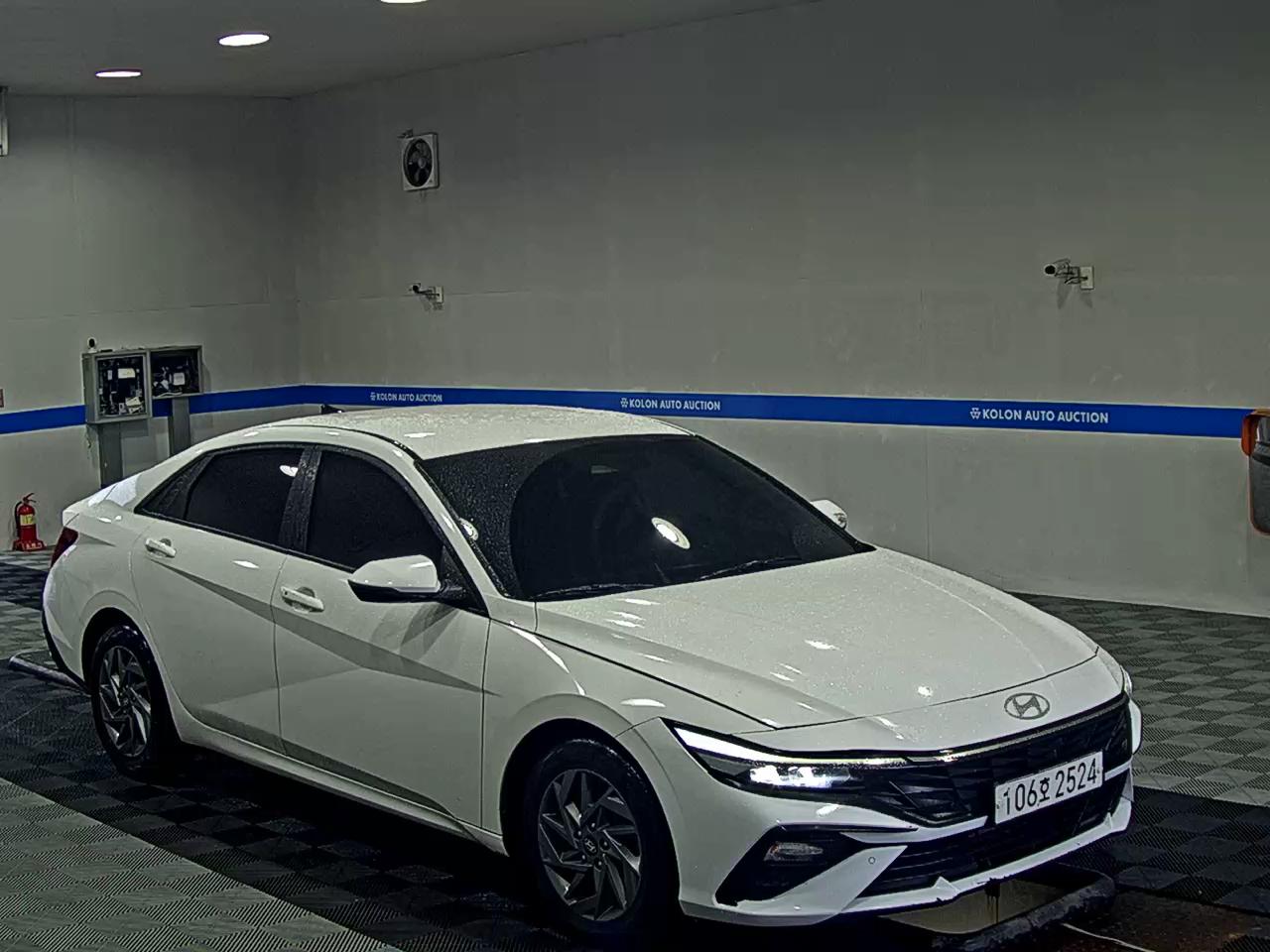 هيونداي أفانتي 2024 MODERN