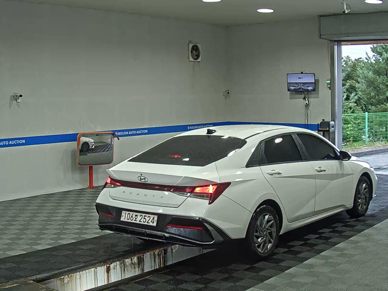 هيونداي أفانتي 2024 MODERN