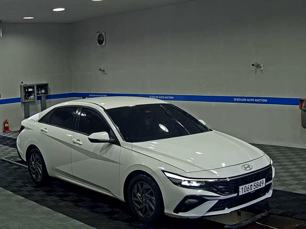 هيونداي أفانتي 2024 MODERN