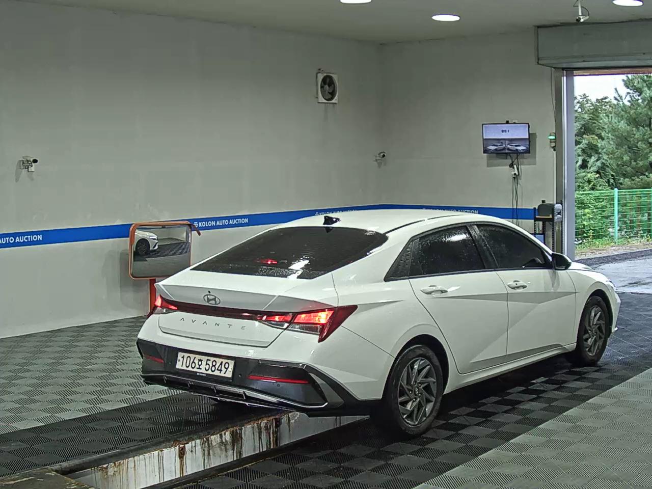 هيونداي أفانتي 2024 MODERN